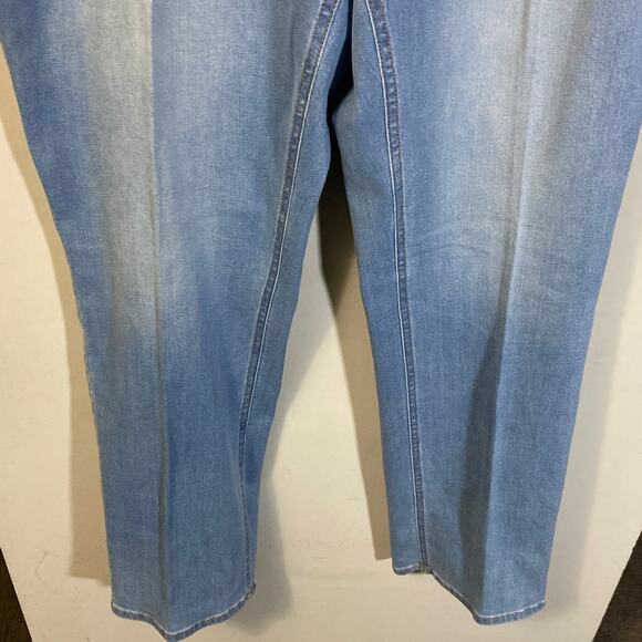 Old Navy High-Waisted Wow Straight Jeans Santa Catarina Wash Denim Plus Sz 24 L - Picture 3 of 11
